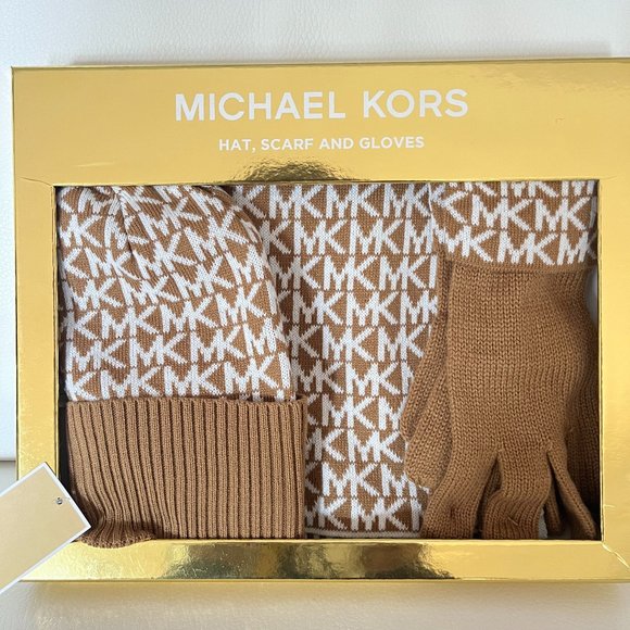 NEW & BOXED MICHAEL KORS LOGO SCARF HAT GLOVE SET DARK CAMEL CREAM - Picture 1 of 3